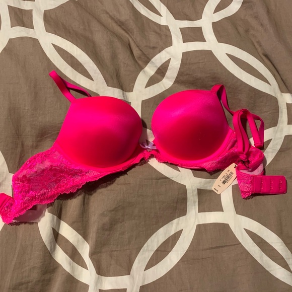 Victoria's Secret Other - NWT Victoria’s Secret Push-Up 32C Bra